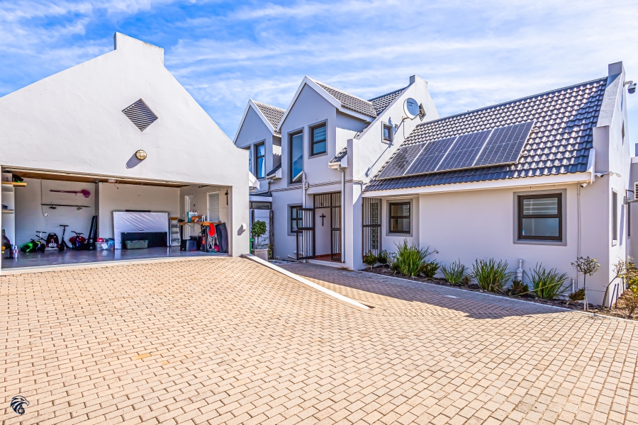 3 Bedroom Property for Sale in Myburgh Park Western Cape